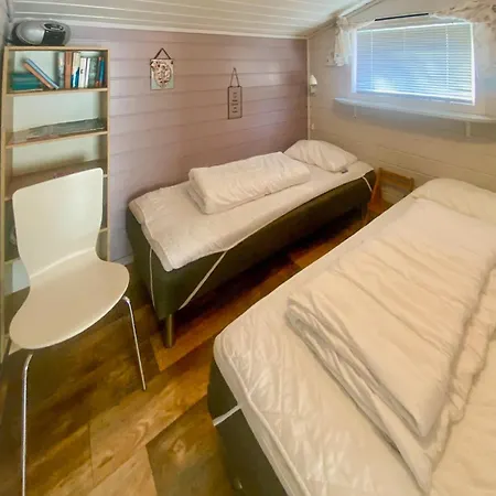 Gorgeous Home In Hovland With Wifi Feriehus